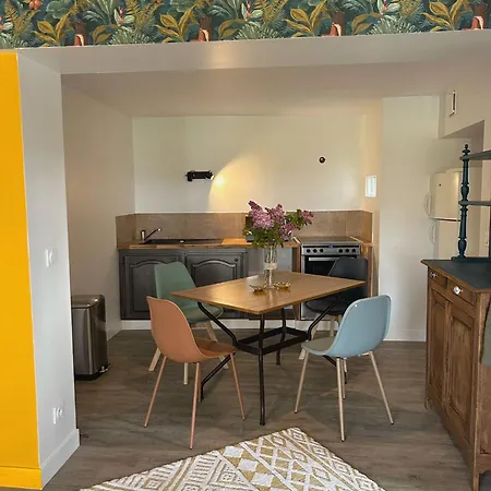 La Demeure Des Poetes *