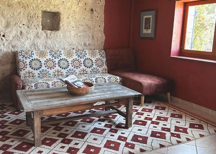 La Demeure Des Poetes *